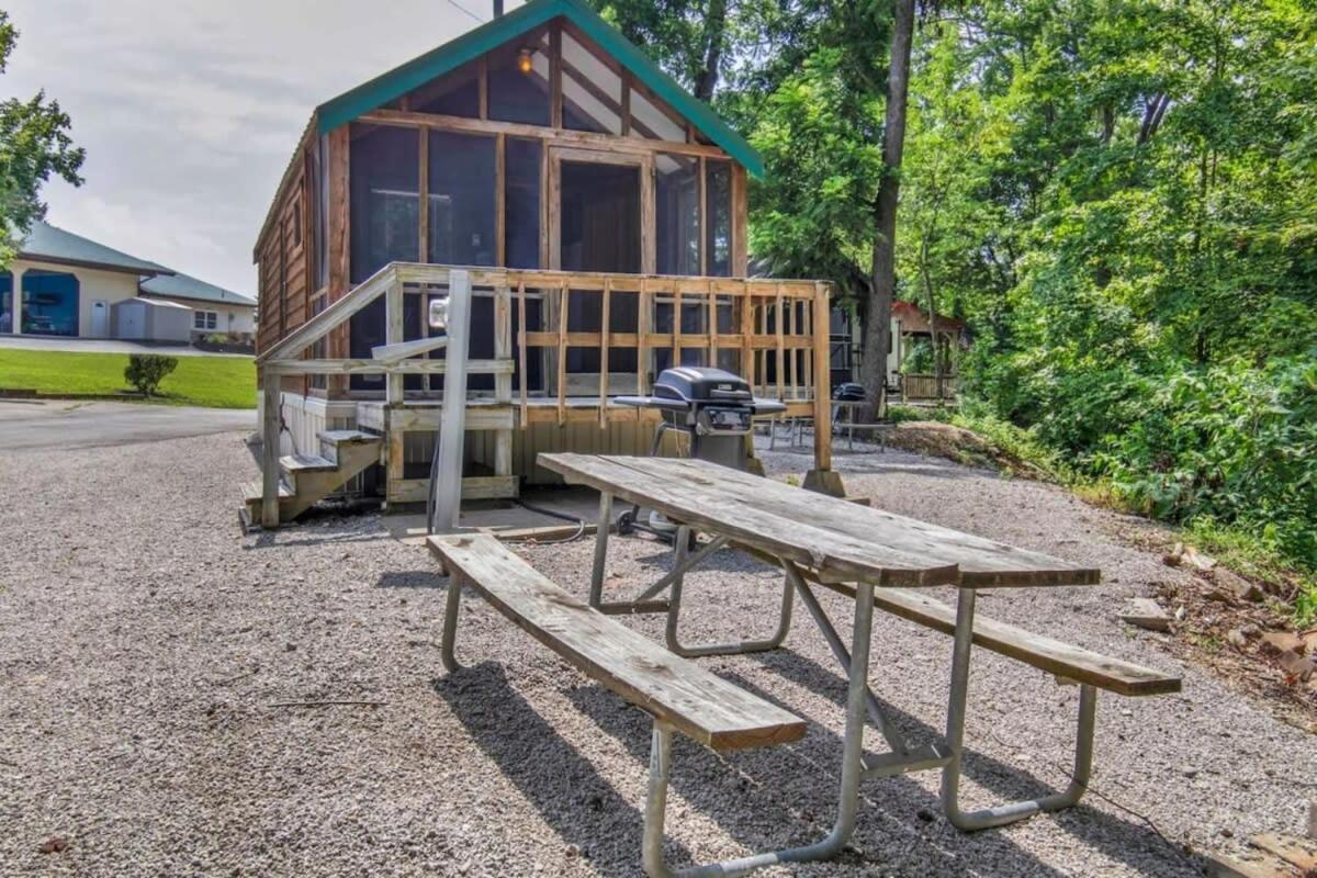 Charming Log Cabin In Bloomington Buitenkant foto